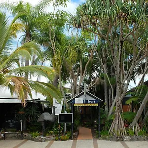 2* Hostel Noosa Backpackers